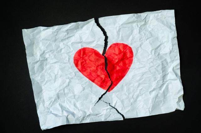 How to Get Over a Broken Heart When You Still Love Him